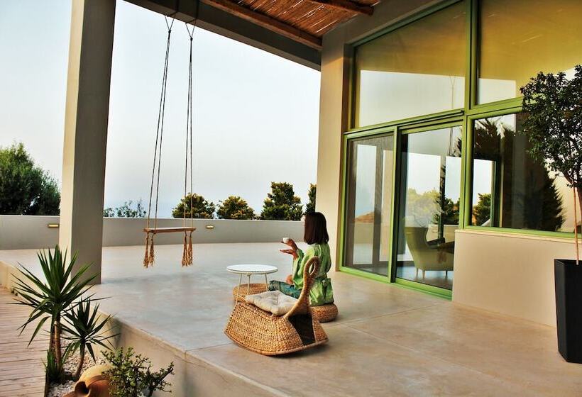 Mama La Roosa Luxury Retreat