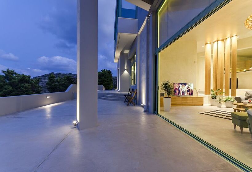 Mama La Roosa Luxury Retreat