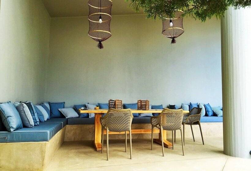 Mama La Roosa Luxury Retreat