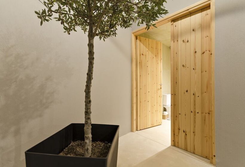 Mama La Roosa Luxury Retreat