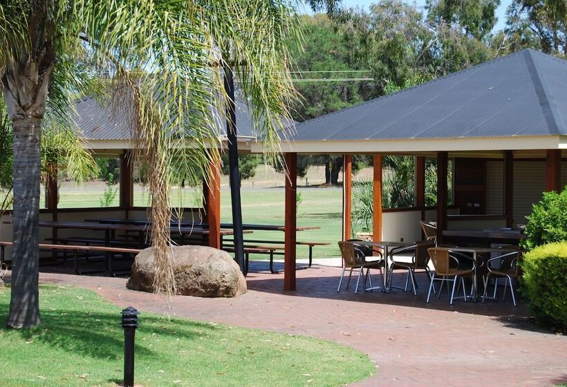 فندق على الطريق Sportsmans Motor Inn