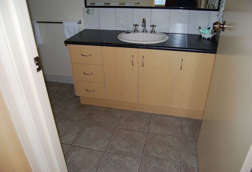 فندق على الطريق Sportsmans Motor Inn