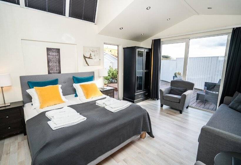 پانسیون Frost And Fire