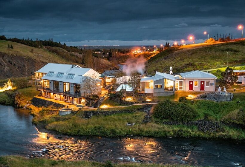 پانسیون Frost And Fire