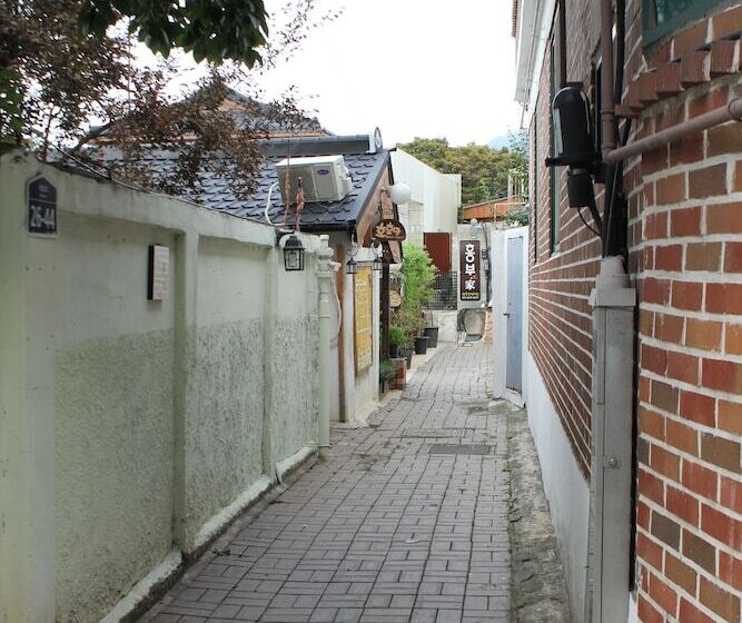 ペンション Hohomom Guesthouse