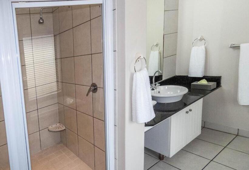 پانسیون Sheilan House