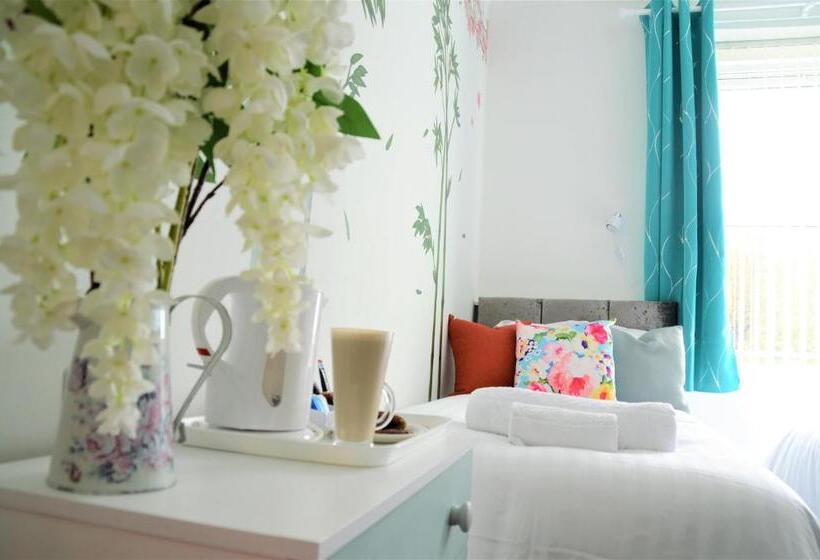 بنسيون St Edmunds Guest House