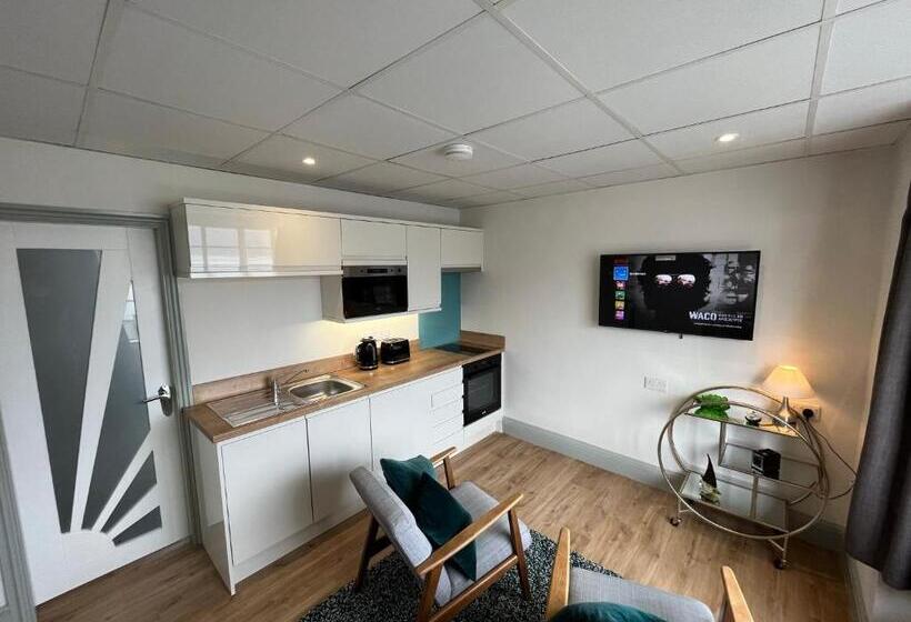 פנסיון Sunray Apartments