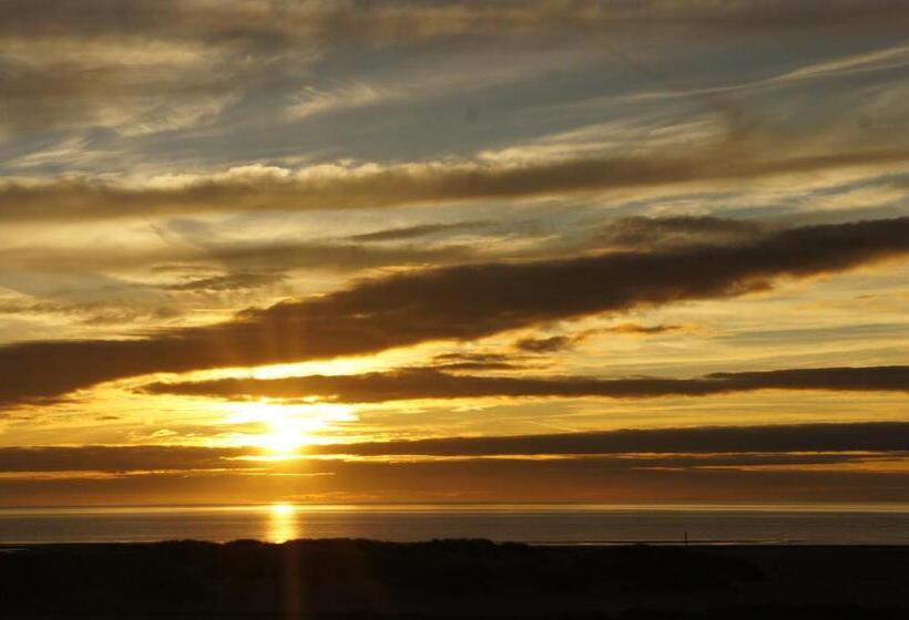 פנסיון Sunray Apartments