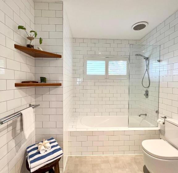 پانسیون The Beach Shack Byron Bay