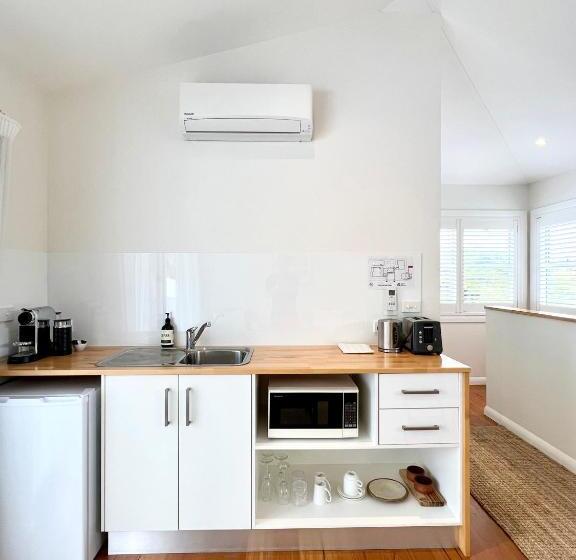 پانسیون The Beach Shack Byron Bay