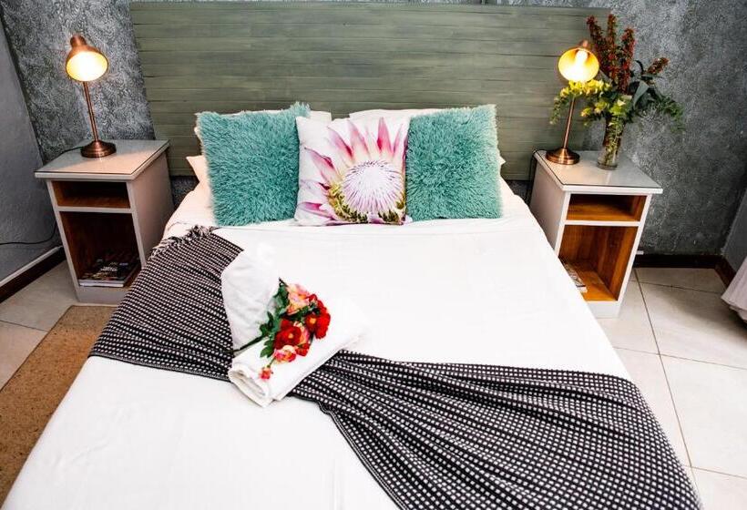 פנסיון Woodpecker Guesthouse