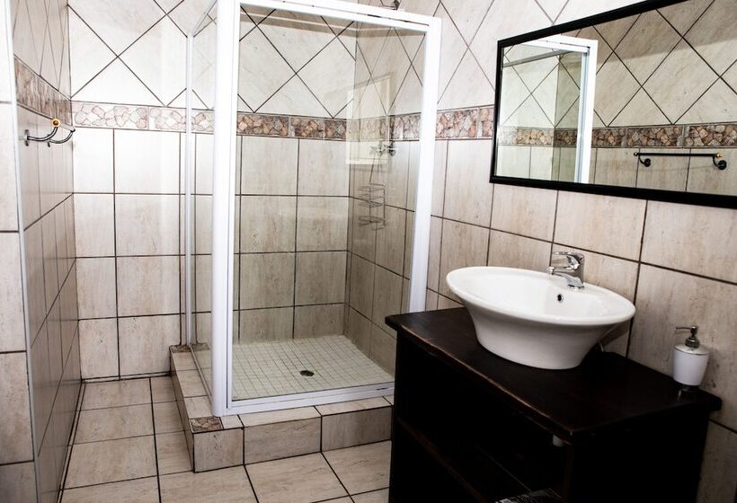 פנסיון Woodpecker Guesthouse