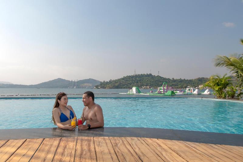 Kurort  Whiterock Beach Hotel + Waterpark