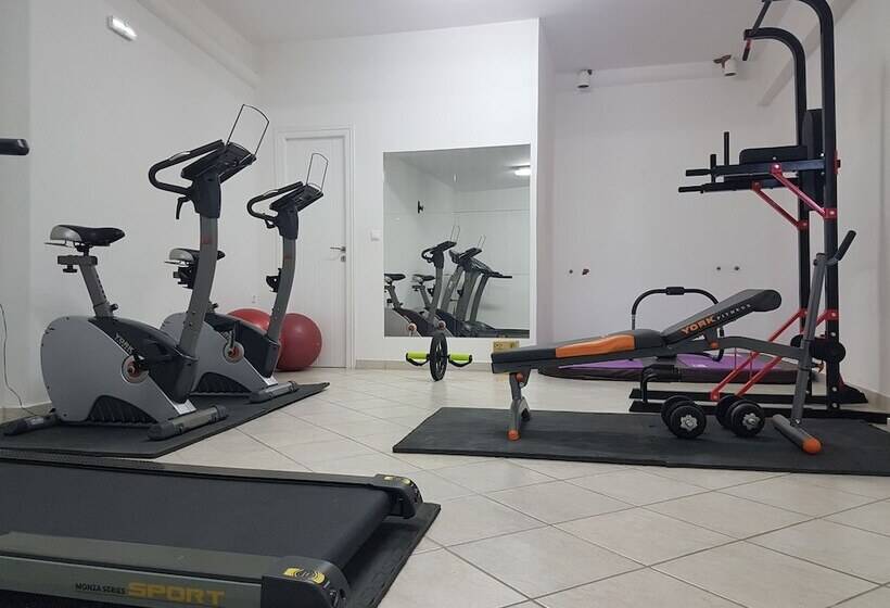 Romantica Hotel Apartments