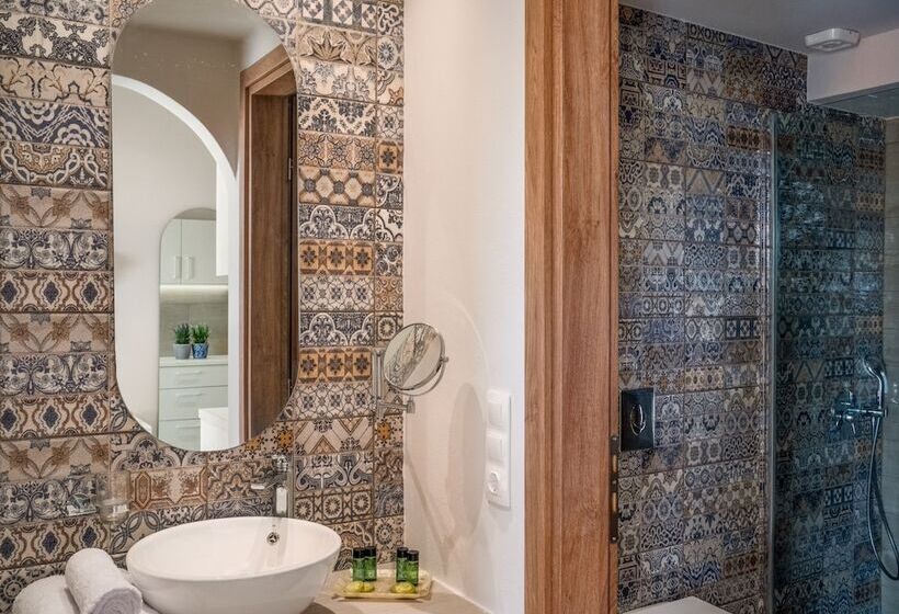 Romantica Hotel Apartments