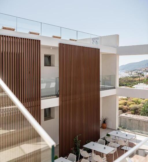 Romantica Hotel Apartments