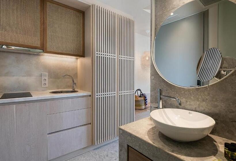 Romantica Hotel Apartments