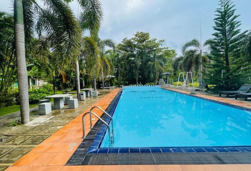 Tishan Holiday Resort