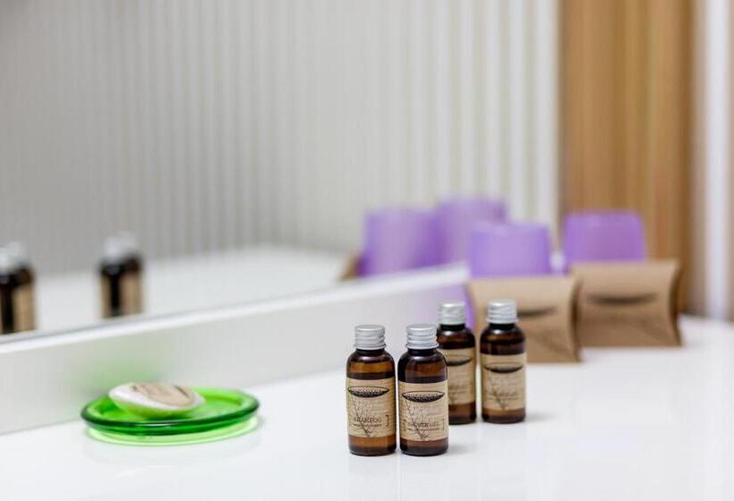 Tomis Garden Apartments Mamaia