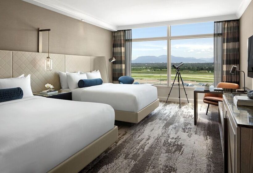 Отель Fairmont Vancouver Airport Gold Experience