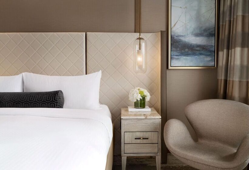 Отель Fairmont Vancouver Airport Gold Experience