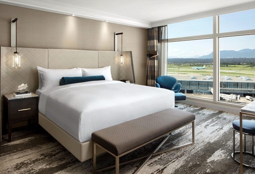 Отель Fairmont Vancouver Airport Gold Experience