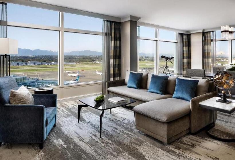 Отель Fairmont Vancouver Airport Gold Experience