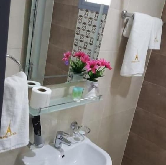 호텔 Paris Furnished Apartments   Tabasum Group