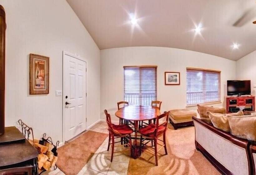 Scenic Wonders Eagles Nest 2 Bedrooms