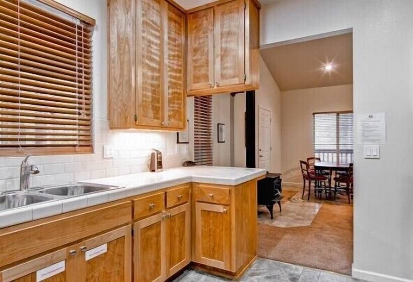 Scenic Wonders Eagles Nest 2 Bedrooms