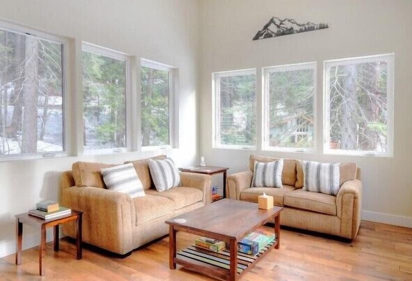 Scenic Wonders Eureka 3 Bedrooms