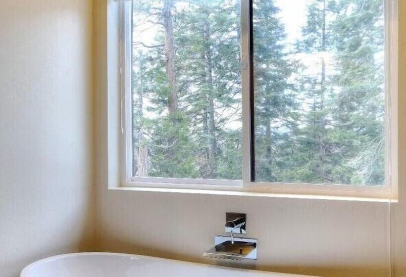 Scenic Wonders Eureka 3 Bedrooms