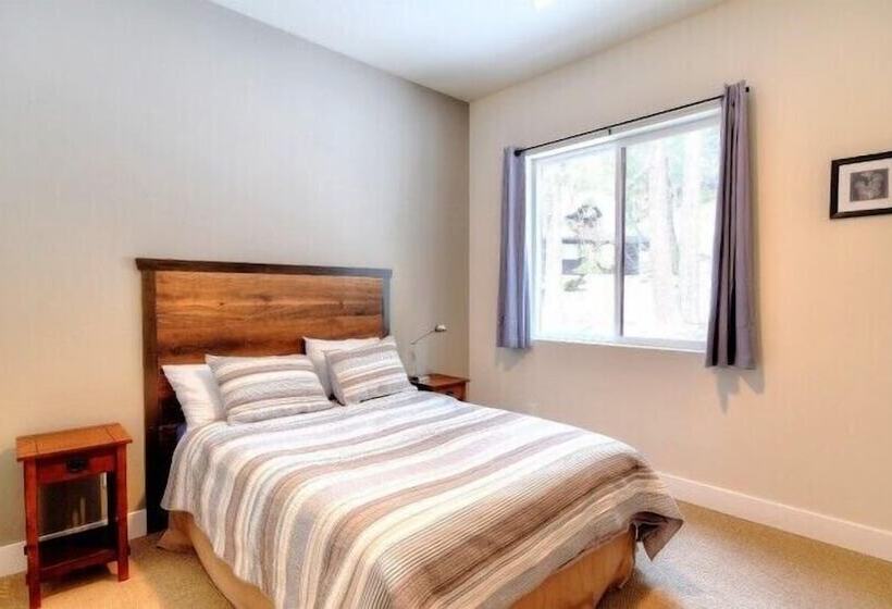 Scenic Wonders Eureka 3 Bedrooms