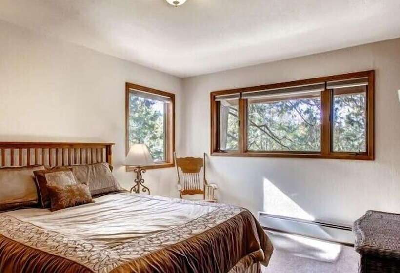 Scenic Wonders Muir House 3 Bedrooms