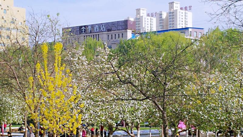 Ji Hotel Lanzhou West Railway Station North