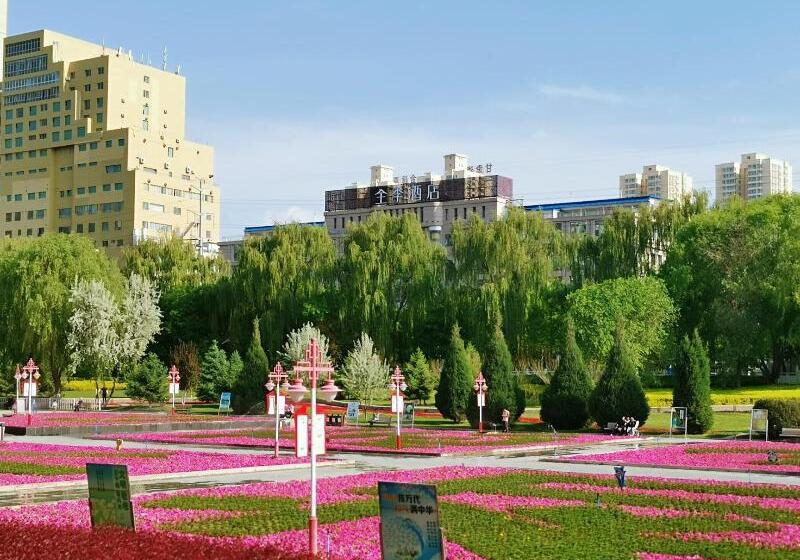 Ji Hotel Lanzhou West Railway Station North