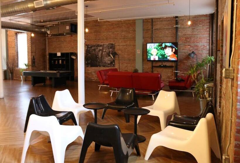 هاستل International Students Residence