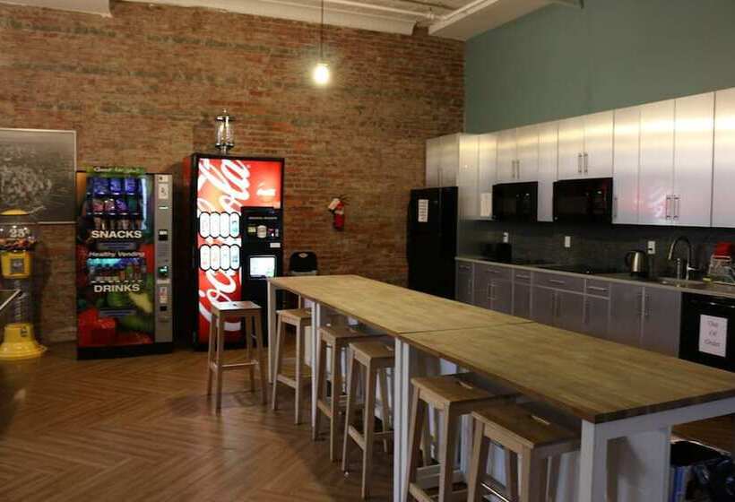 هاستل International Students Residence