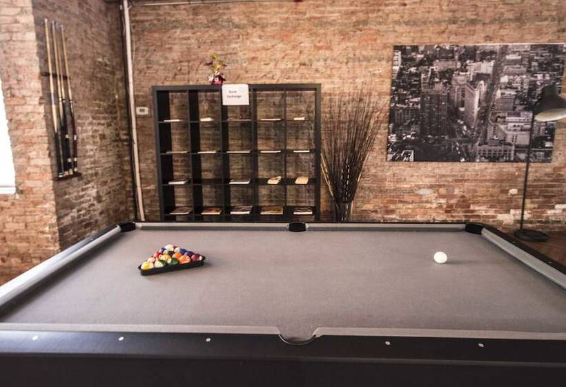 هاستل International Students Residence