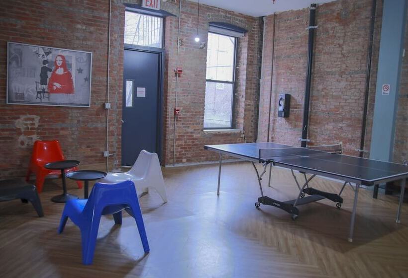 هاستل International Students Residence