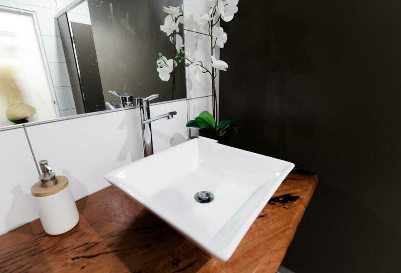 هاستل Mad Monkey Broadway