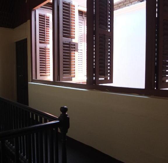 Muntri House   Hostel