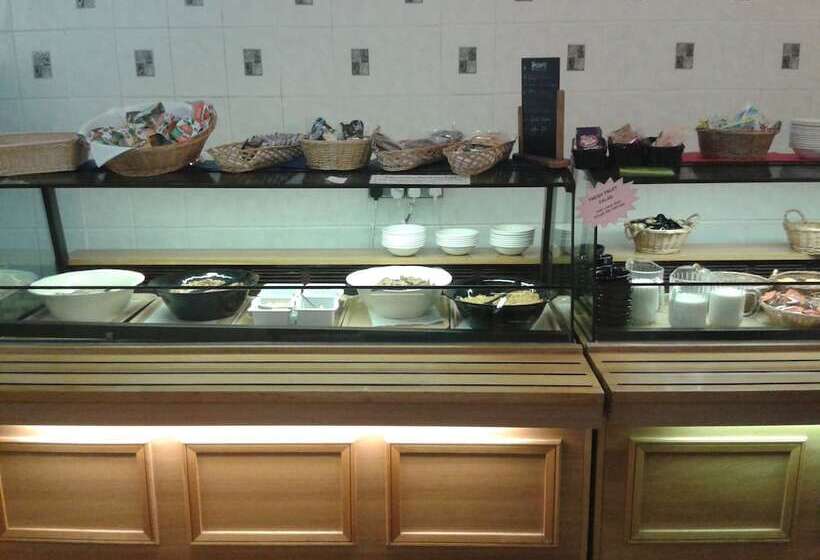 ユースホステル Robinson College   Cambridge University   Campus Accommodation