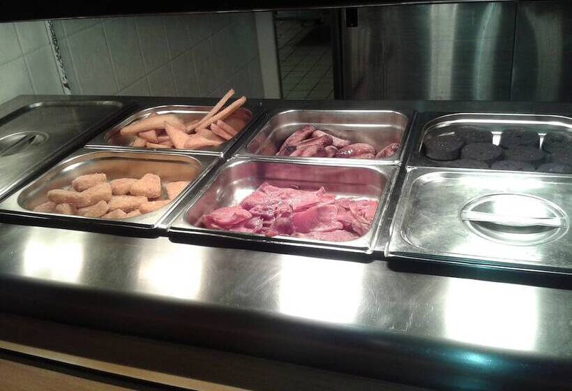 فندق صغير Robinson College   Cambridge University   Campus Accommodation