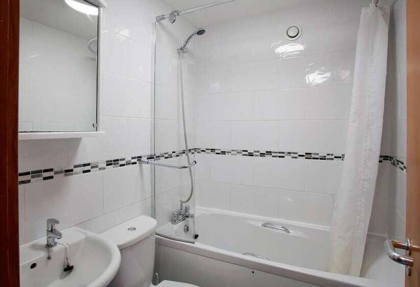 הוסטל Robinson College   Cambridge University   Campus Accommodation