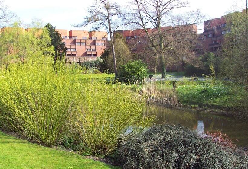 فندق صغير Robinson College   Cambridge University   Campus Accommodation