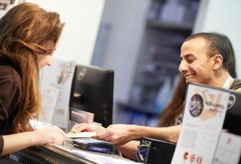 ユースホステル St Christopher S Budget Hotel Paris   Gare Du Nord