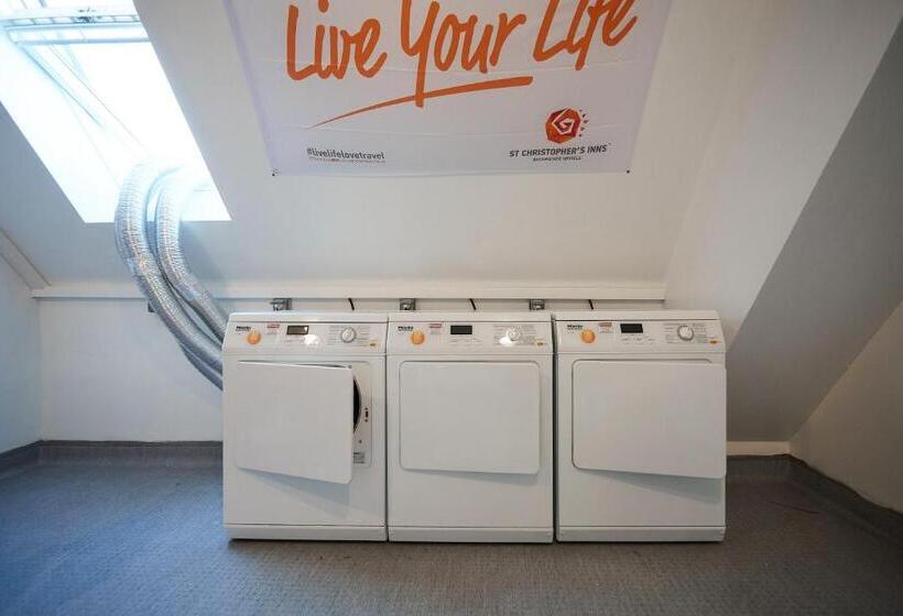 ユースホステル St Christopher S Budget Hotel Paris   Gare Du Nord