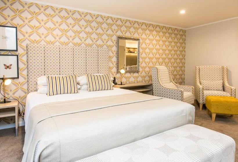 Asure Destiny On Fitzherbert Motel